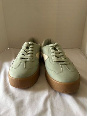 dv Dolce Vita WMS 7 Sage Green Sneakers Gum Sole Retro Style Shoes
